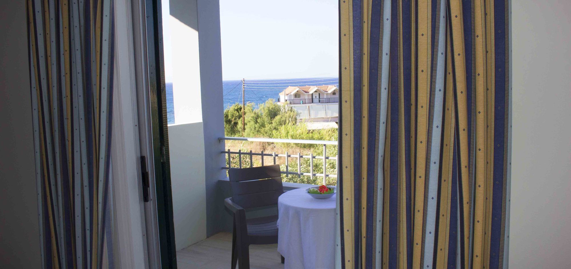 Blue Lagoon Apartment Ammoudi